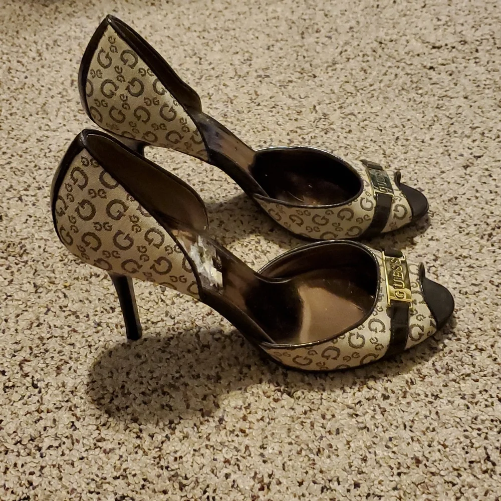 GUESS Signature Open Toe High Heel Shoes